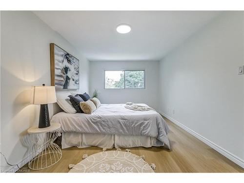 85 Bonham Boulevard, Mississauga, ON - Indoor Photo Showing Bedroom