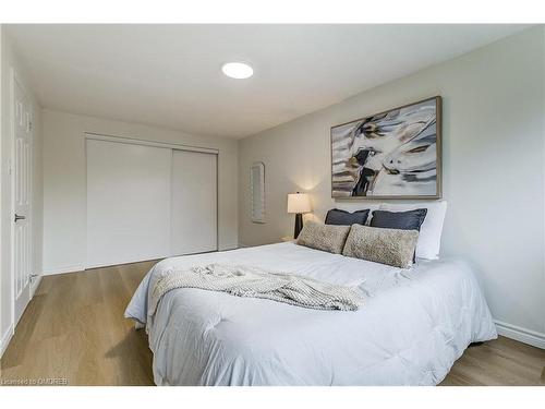 85 Bonham Boulevard, Mississauga, ON - Indoor Photo Showing Bedroom