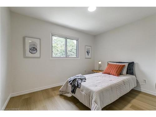 85 Bonham Boulevard, Mississauga, ON - Indoor Photo Showing Bedroom