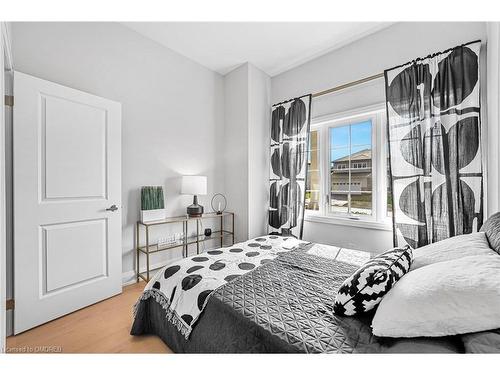 99 Hillcrest Road, Port Colborne, ON - Indoor Photo Showing Bedroom