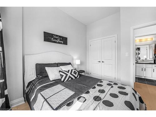 99 Hillcrest Road, Port Colborne, ON - Indoor Photo Showing Bedroom