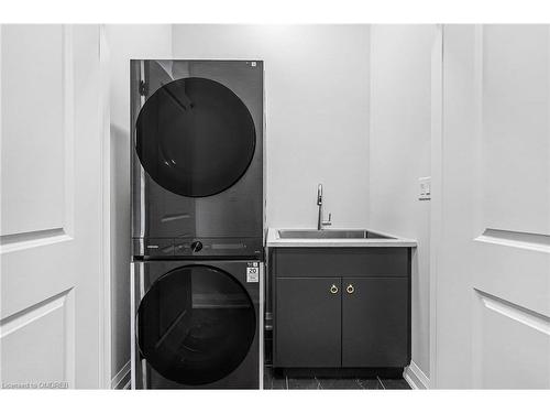 99 Hillcrest Road, Port Colborne, ON - Indoor Photo Showing Laundry Room