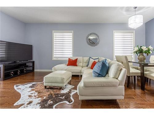 557 Settlers Road W, Oakville, ON - Indoor Photo Showing Living Room