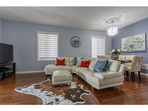 557 Settlers Road W, Oakville, ON - Indoor Photo Showing Living Room