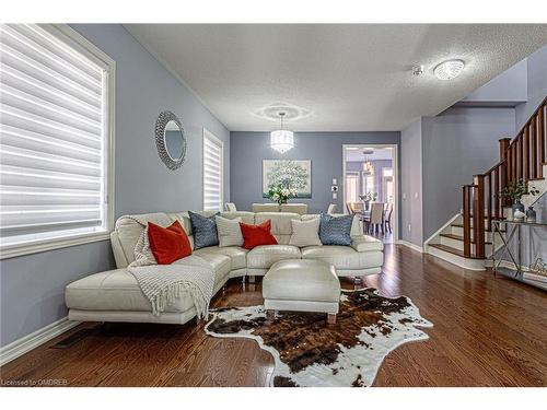 557 Settlers Road W, Oakville, ON - Indoor Photo Showing Living Room