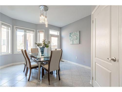 557 Settlers Road W, Oakville, ON - Indoor Photo Showing Dining Room