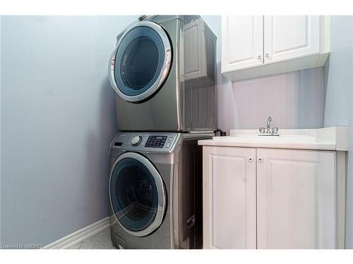 557 Settlers Road W, Oakville, ON - Indoor Photo Showing Laundry Room