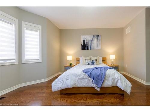 557 Settlers Road W, Oakville, ON - Indoor Photo Showing Bedroom