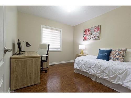 557 Settlers Road W, Oakville, ON - Indoor Photo Showing Bedroom