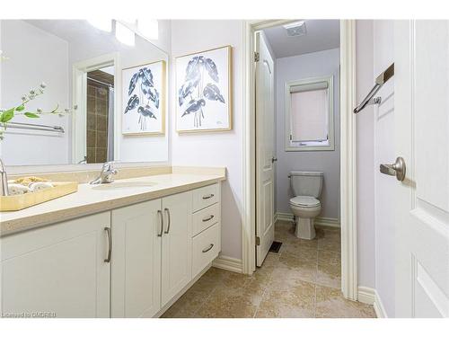 557 Settlers Road W, Oakville, ON - Indoor Photo Showing Bathroom