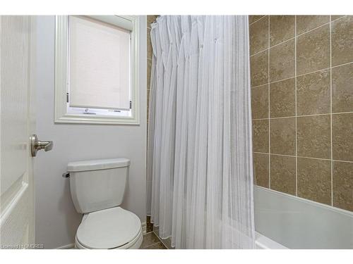 557 Settlers Road W, Oakville, ON - Indoor Photo Showing Bathroom