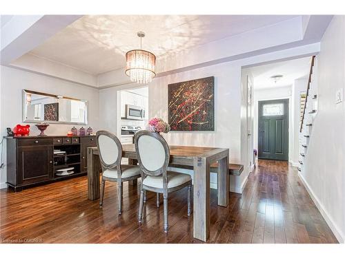 8-2062 Lakeshore Road W, Oakville, ON - Indoor Photo Showing Dining Room