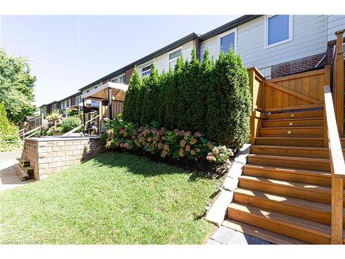 8-2062 Lakeshore Road W, Oakville, ON - Outdoor With Exterior