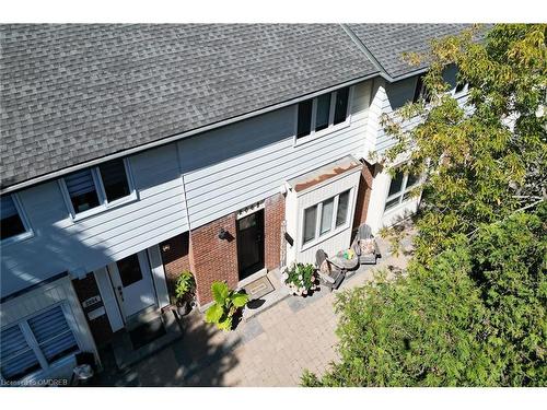 8-2062 Lakeshore Road W, Oakville, ON - Outdoor