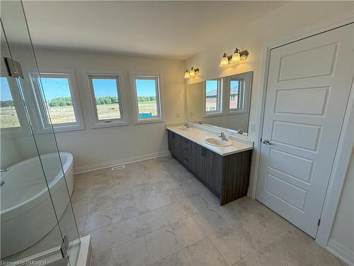 23 Langridge Way, Cambridge, ON - Indoor Photo Showing Bathroom