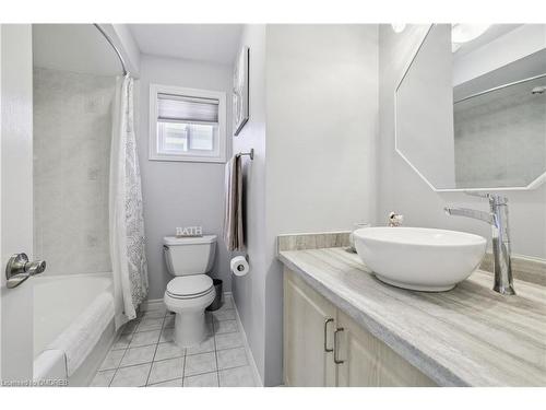 3833 Freeman Terrace, Mississauga, ON - Indoor Photo Showing Bathroom