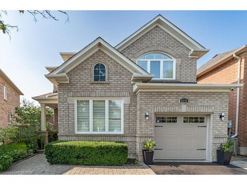 2270 Dunforest Crescent, Oakville, ON - Outdoor