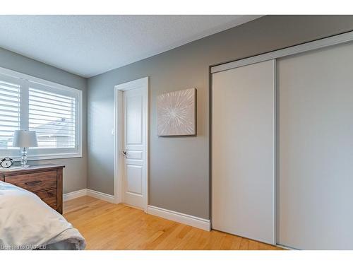 2270 Dunforest Crescent, Oakville, ON - Indoor Photo Showing Bedroom