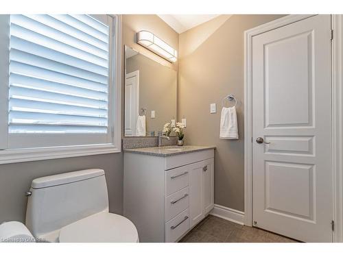 2270 Dunforest Crescent, Oakville, ON - Indoor Photo Showing Bathroom