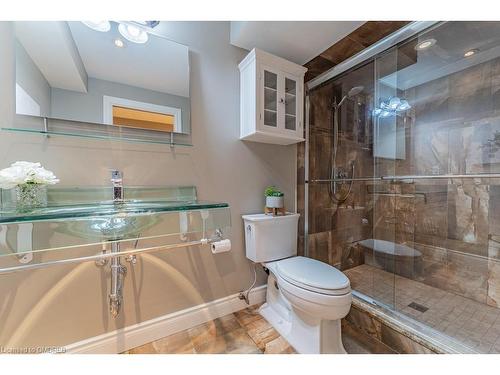 2270 Dunforest Crescent, Oakville, ON - Indoor Photo Showing Bathroom