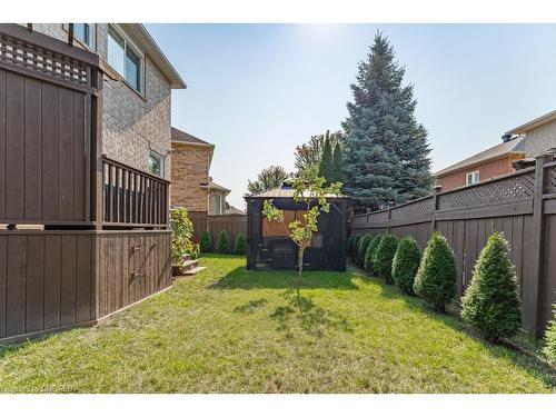 2270 Dunforest Crescent, Oakville, ON - Outdoor