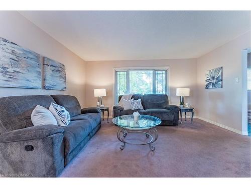 769 Cabot Trail, Milton, ON - Indoor Photo Showing Living Room