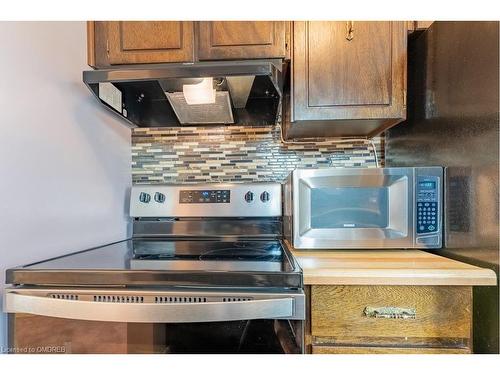 769 Cabot Trail, Milton, ON - Indoor Photo Showing Kitchen