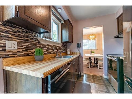 769 Cabot Trail, Milton, ON - Indoor Photo Showing Kitchen