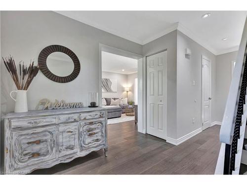 19-5475 Lakeshore Road, Burlington, ON - Indoor Photo Showing Bedroom