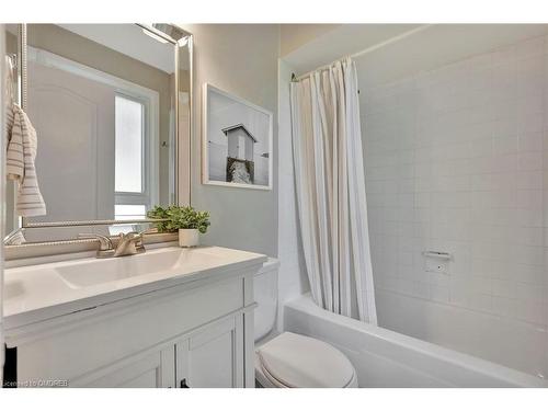 19-5475 Lakeshore Road, Burlington, ON - Indoor Photo Showing Bathroom