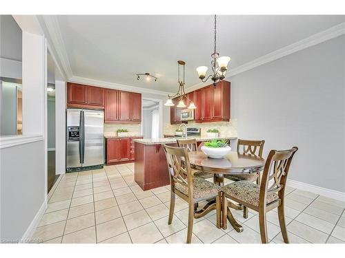 2425 Sequoia Way, Oakville, ON - Indoor Photo Showing Dining Room