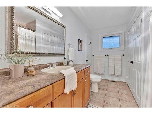 330 Duncombe Drive, Burlington, ON - Indoor Photo Showing Bathroom