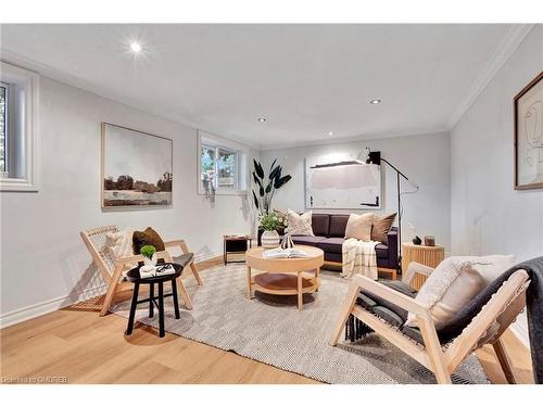 330 Duncombe Drive, Burlington, ON - Indoor Photo Showing Living Room