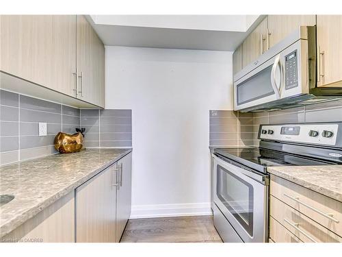 205-65 Speers Road, Oakville, ON - Indoor Photo Showing Kitchen