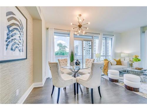 205-65 Speers Road, Oakville, ON - Indoor Photo Showing Dining Room