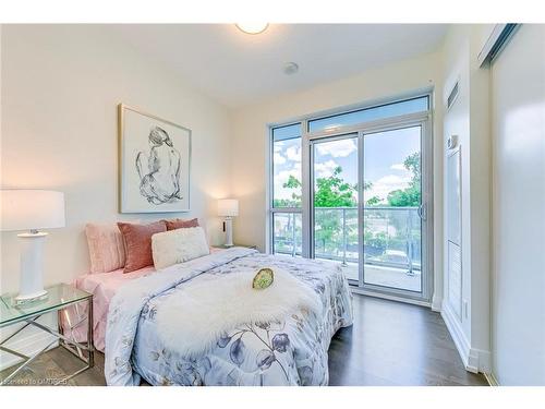 205-65 Speers Road, Oakville, ON - Indoor Photo Showing Bedroom