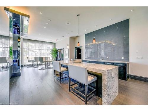 205-65 Speers Road, Oakville, ON - Indoor Photo Showing Dining Room