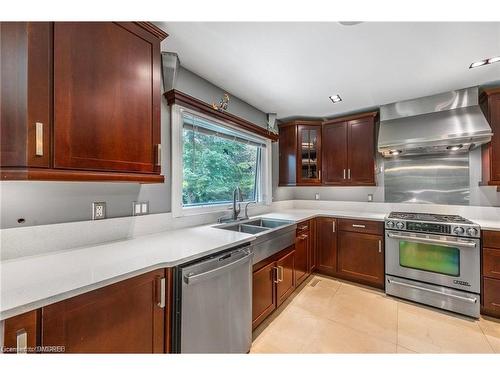 148 Cornwall Heights, Brampton, ON - Indoor Photo Showing Kitchen With Stainless Steel Kitchen With Double Sink