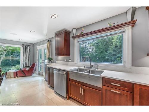 148 Cornwall Heights, Brampton, ON - Indoor Photo Showing Kitchen With Double Sink