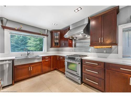 148 Cornwall Heights, Brampton, ON - Indoor Photo Showing Kitchen With Double Sink