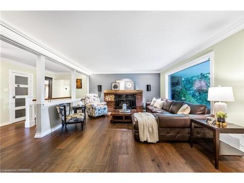 148 Cornwall Heights, Brampton, ON - Indoor Photo Showing Living Room