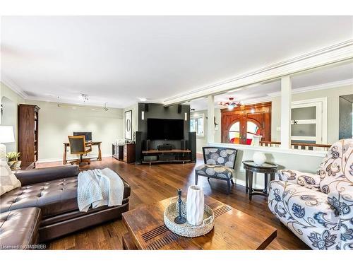 148 Cornwall Heights, Brampton, ON - Indoor Photo Showing Living Room