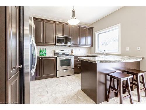 32 Tatra Crescent, Brampton, ON - Indoor Photo Showing Kitchen