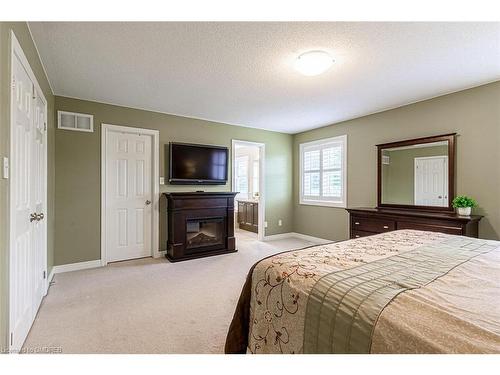 32 Tatra Crescent, Brampton, ON - Indoor Photo Showing Bedroom