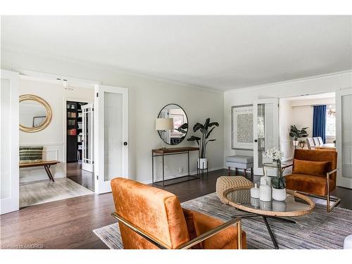 4457 Lakeshore Road, Burlington, ON - Indoor Photo Showing Living Room