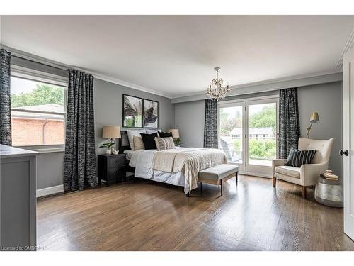 4457 Lakeshore Road, Burlington, ON - Indoor Photo Showing Bedroom