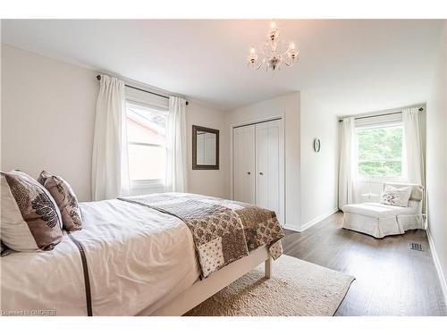 4457 Lakeshore Road, Burlington, ON - Indoor Photo Showing Bedroom