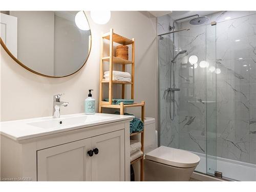 4457 Lakeshore Road, Burlington, ON - Indoor Photo Showing Bathroom