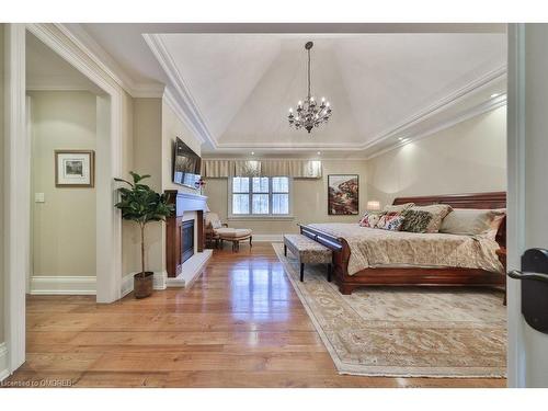 1600 Jalna Avenue, Mississauga, ON - Indoor Photo Showing Bedroom