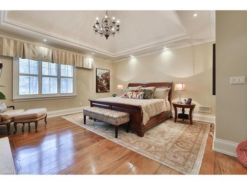 1600 Jalna Avenue, Mississauga, ON - Indoor Photo Showing Bedroom